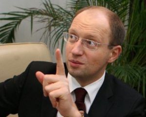 Яценюк больше доверяет женщинам и хочет, чтобы в руководстве партии их было больше