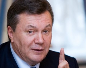 Янукович работает, не покидая Межигорье: с отчетом к нему пожаловал Балога