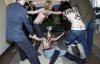Активістки FEMEN намагалися зірвати вибори на дільниці з Путіним