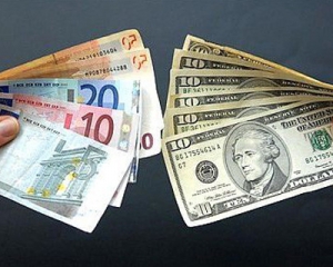 В Украине стабилизировался курс евро, доллар стоит чуть больше 8 гривен