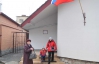 Во Львове российских избирателей угощали бубликами и чаем