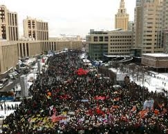 У Москві та Санкт-Петербурзі масово затримують опозиціонерів