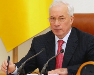 Азаров пообещал, что "улучшение" наступит уже с мая