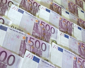 В Україні трохи піднявся курс долара, євро подорожчав на 8 копійок