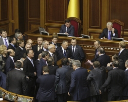 Після блокування трибуни "бютівцями", Литвин вирішив визначати долю ГТС у п'ятницю