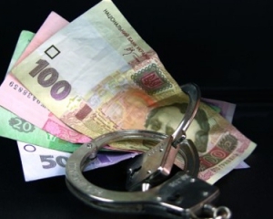 У Кривому Розі викрили чиновників, які щомісяця брали по 25 тисяч гривень хабарів