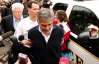 Джорджа Клуни и его отца арестовали 