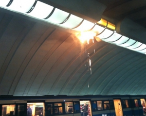 Пожару в киевском метро способствовало таяние снега