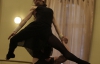 Балерина Олена Філіп'єва обмотує лейкопластирем кожен палець, бо стираються до мозолів
