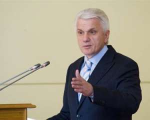 Литвин признал, что ему стыдно рассказывать иностранцам об украинских возможностях