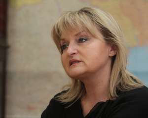 &quot;Хай скаже мені в очі, що не впливає на суди&quot; — Ірина Луценко до Януковича