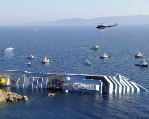 На затонувшем лайнере &quot;Costa Concordia&quot; нашли еще три тела