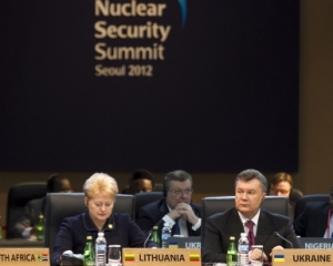 Янукович в Сеуле похвастался последовательностью Украины в вопросе ядерной безопасности