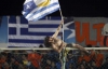 Фанат АПОЕЛа видерся на загороджувальну сітку з прапором: "Реал" переміг на Кіпрі