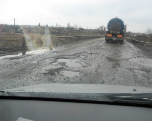 Дороги к большинству сел насыпные