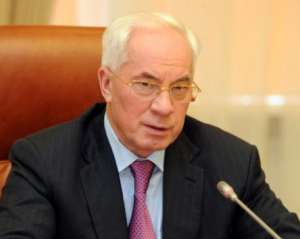 Азаров заявил, что власть скоро начнет культурно общаться с народом