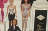 Ляльки у празькому музеї іграшок вбрані в сукні від  Діора та Версачі
