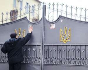 Тимошенко пожаловалась Freedom House, что ее должным образом не лечат
