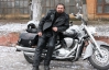 Героя в новій українській комедії списали зі священика, який їздить на  мотоциклі