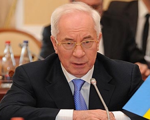 Азаров порадів за те, як добре живе Азарбайджан і хоче співпрацювати