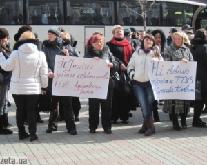 Кличко вышел к митингующим работникам Лукьяновского рынка