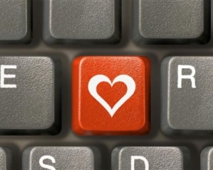 Украинцев начали судить за комментарии в соцсетях и "взрослые" фото