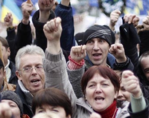 Соцопитування: 36% українців готові протестувати, 55% - ні