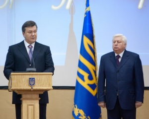 Янукович запропонував Пшонці перевірити Лук'янівське СІЗО