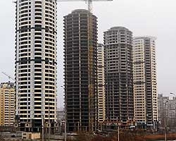 Від Азарова вимагають добудувати &quot;Дніпровські Вежі&quot;