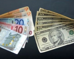 Курс евро поднялся на 3 копейки, за доллар дают чуть больше 8 гривен