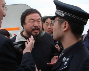 Ай Вейвей судиться з владою Китаю