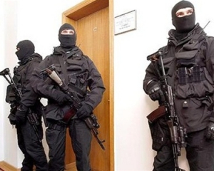 В Днепропетровске силовики пытались обыскать квартиру &quot;бютовца&quot;