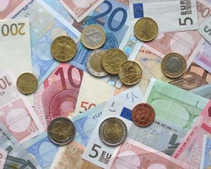 Курс евро просел на 3 копейки, за доллар дают чуть больше 8 гривен