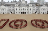Гвардейцы королевы Великобритании начали отсчет 100 дней до Олимпиады-2012