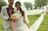 20 подружек невесты нужно, чтобы удержать 50-килограммовый свадебный шлейф