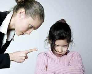 Через гіперопіку діти починають ненавидіти батьків