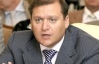 Добкин просит сторонников Тимошенко не ломать скамейки и не устраивать шабаш на газонах под судом