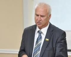 ПР звинуватила некваліфікованих чиновників із невисокими доходами у затримці соцреформ
