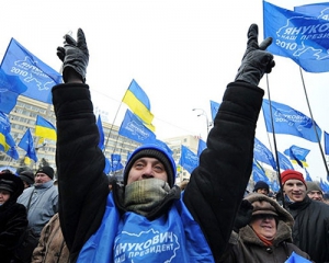 Партія регіонів визначиться з програмою та списком на вибори влітку