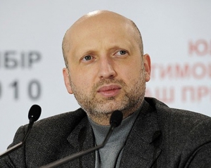 Турчинов розповів, навіщо Тимошенко возили до лікарні
