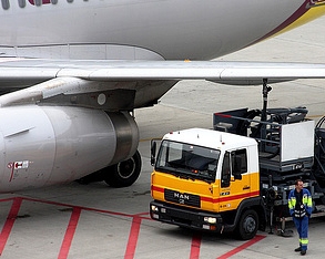 Авиакомпании бьют тревогу: топливо для самолетов подорожает в 6,5 раза