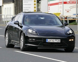 Киевлянка продала Porsche Panamera за тысячу гривен