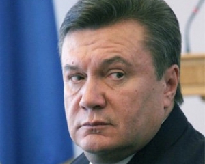 Янукович пообещал разобраться с Тимошенко