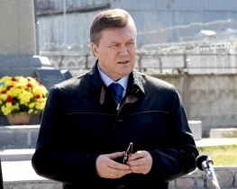 Янукович на ЧАЕС похвалився &quot;Укриттям&quot; і натякнув, що чекає і в подальшому допомогу від інших країн