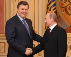 В МИД не могут сказать, поедет ли Янукович к Путину на унаугурацию