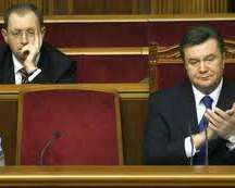 Яценюк вимагає, щоб Янукович особисто відповідав за розслідування побиття Тимошенко