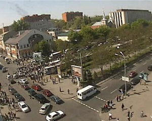 В Днепропетровске перекрыли проспект Карла Маркса, патрули стоят через каждые 100 метров