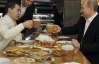 Медведев и Путин час пили пиво в баре "Жигули"