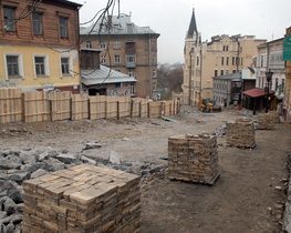 Компания Ахметова продолжит демонтаж зданий на Андреевском спуске