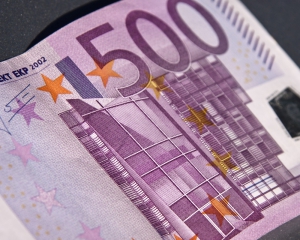 Євро подешевшав до мінімуму за 3 місяці на побоюваннях щодо Греції